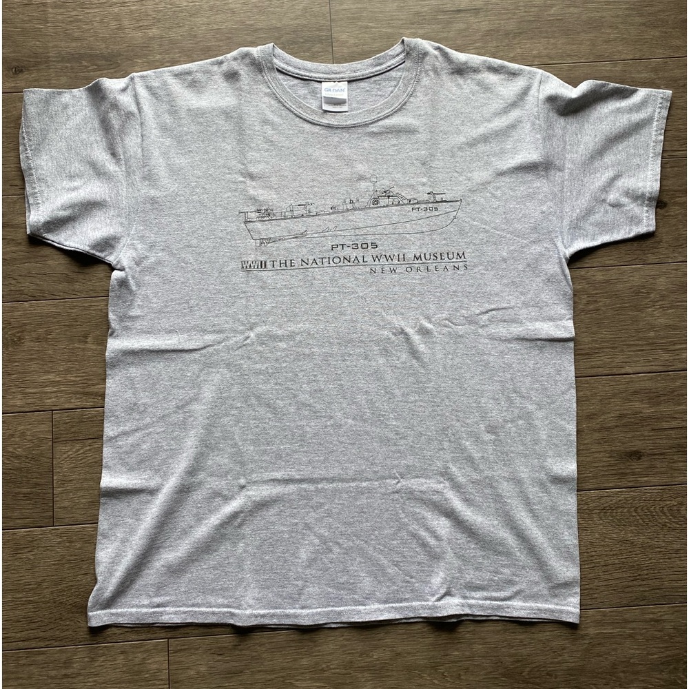 WW2 National Museum Grey Men’s Large T-Shirt